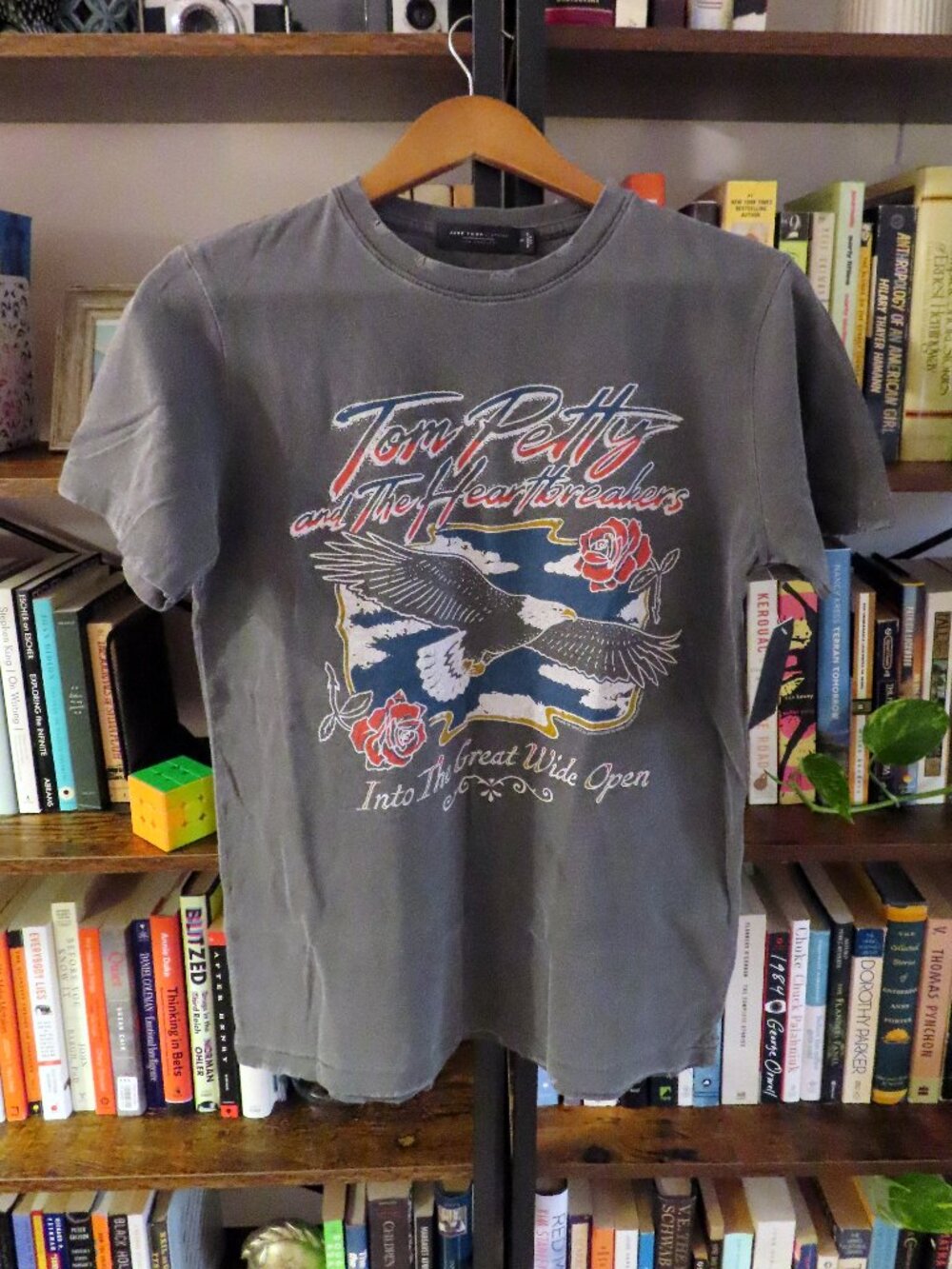 NWT Junk Food Clothing Tom Petty Into the Great Wide Open band Tshirt Small